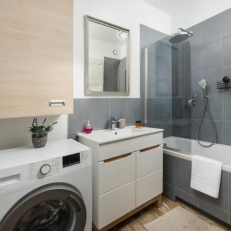 Metro Wilanowska 2-bedroom