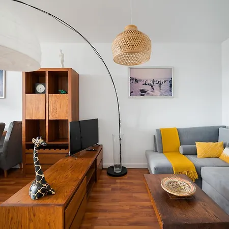 Metro Wilanowska 2-bedroom *